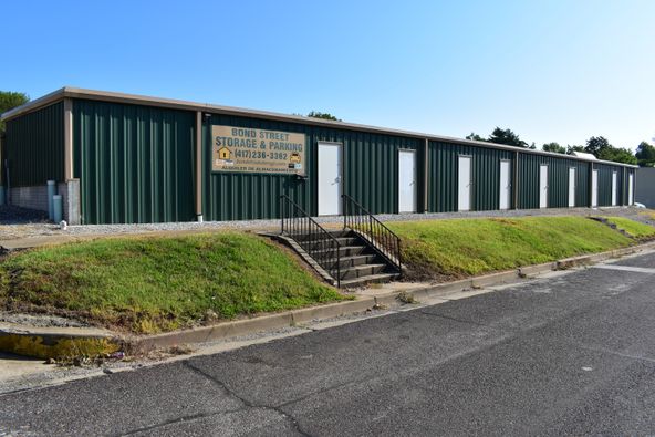 408 E Bond St, Monett, MO 65708